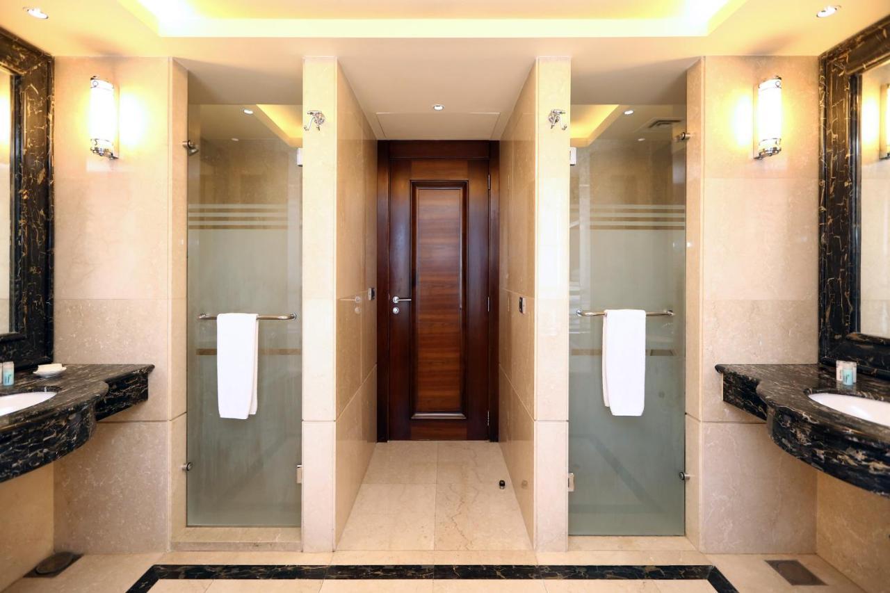 Ramada Plaza by Wyndham Beirut Raouche Beirute Exterior foto