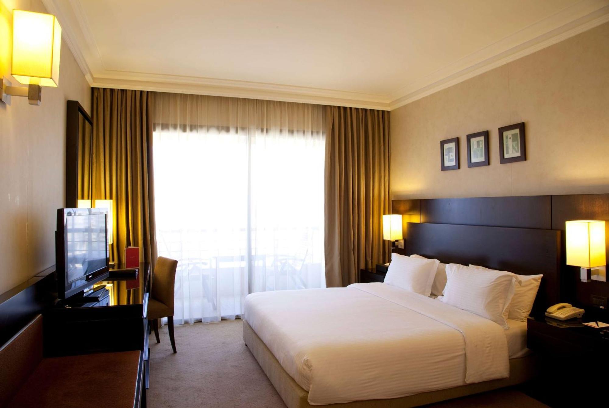 Ramada Plaza by Wyndham Beirut Raouche Beirute Exterior foto