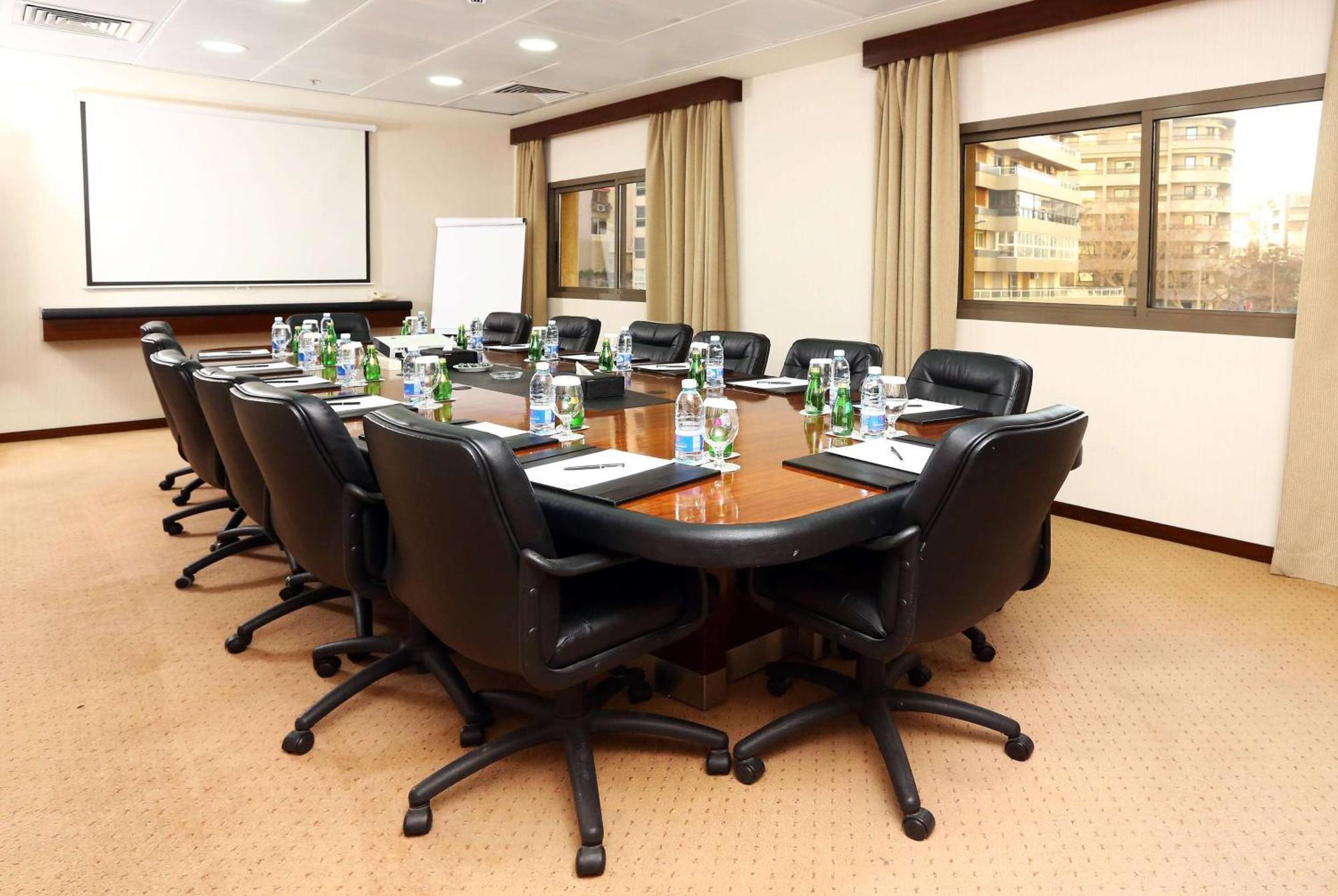 Ramada Plaza by Wyndham Beirut Raouche Beirute Exterior foto