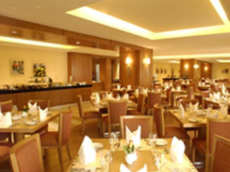 Ramada Plaza by Wyndham Beirut Raouche Beirute Exterior foto