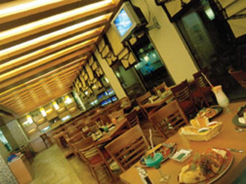 Ramada Plaza by Wyndham Beirut Raouche Beirute Exterior foto