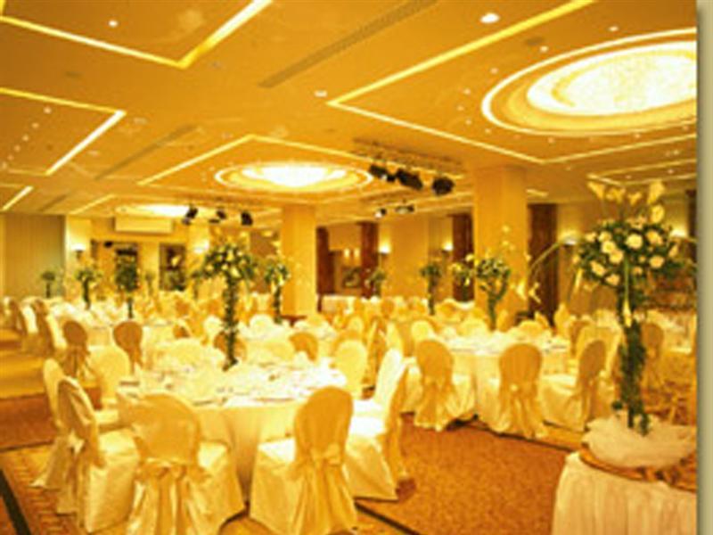 Ramada Plaza by Wyndham Beirut Raouche Beirute Exterior foto