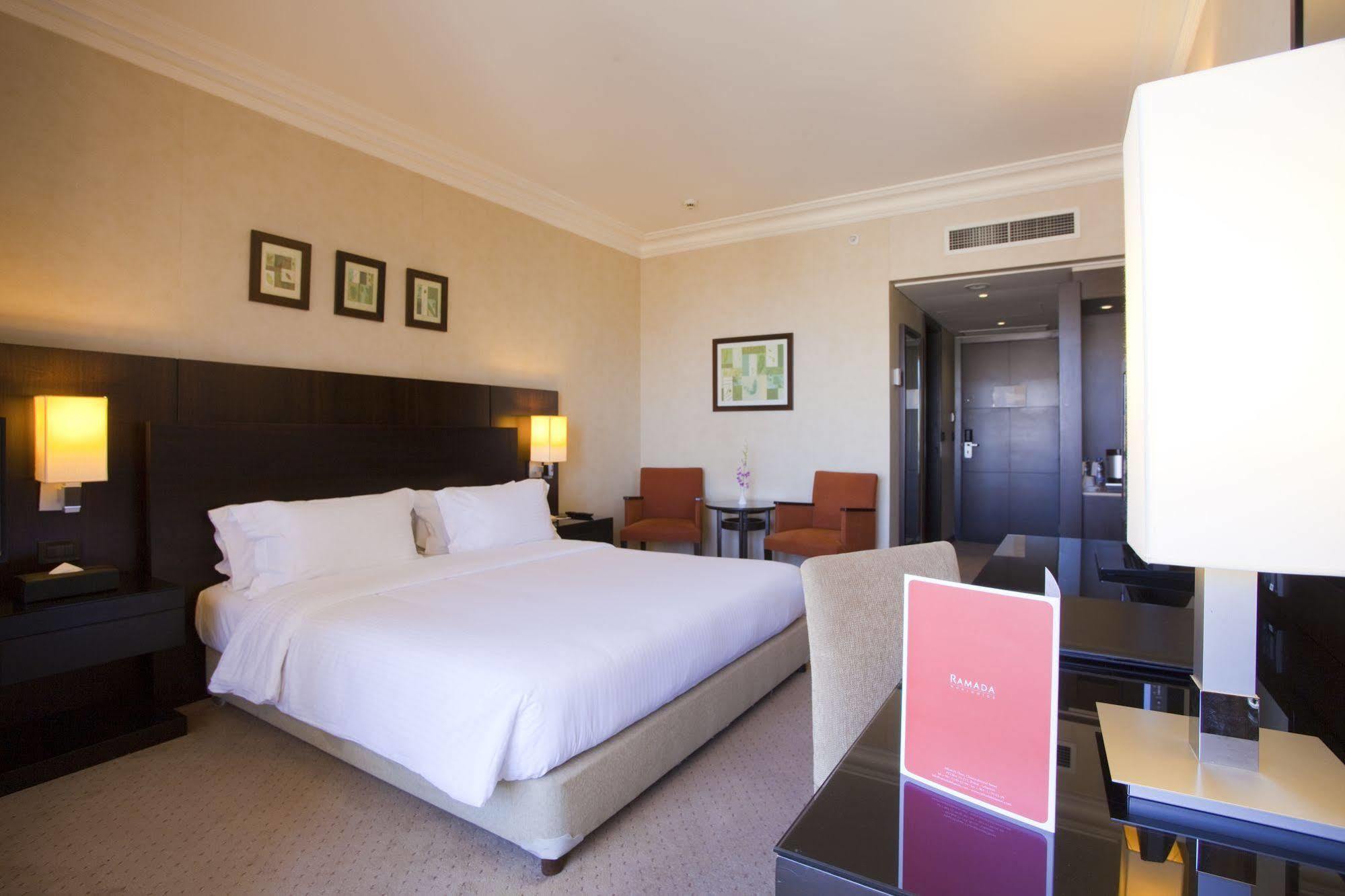 Ramada Plaza by Wyndham Beirut Raouche Beirute Exterior foto