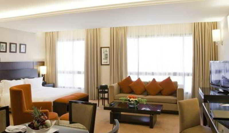 Ramada Plaza by Wyndham Beirut Raouche Beirute Exterior foto
